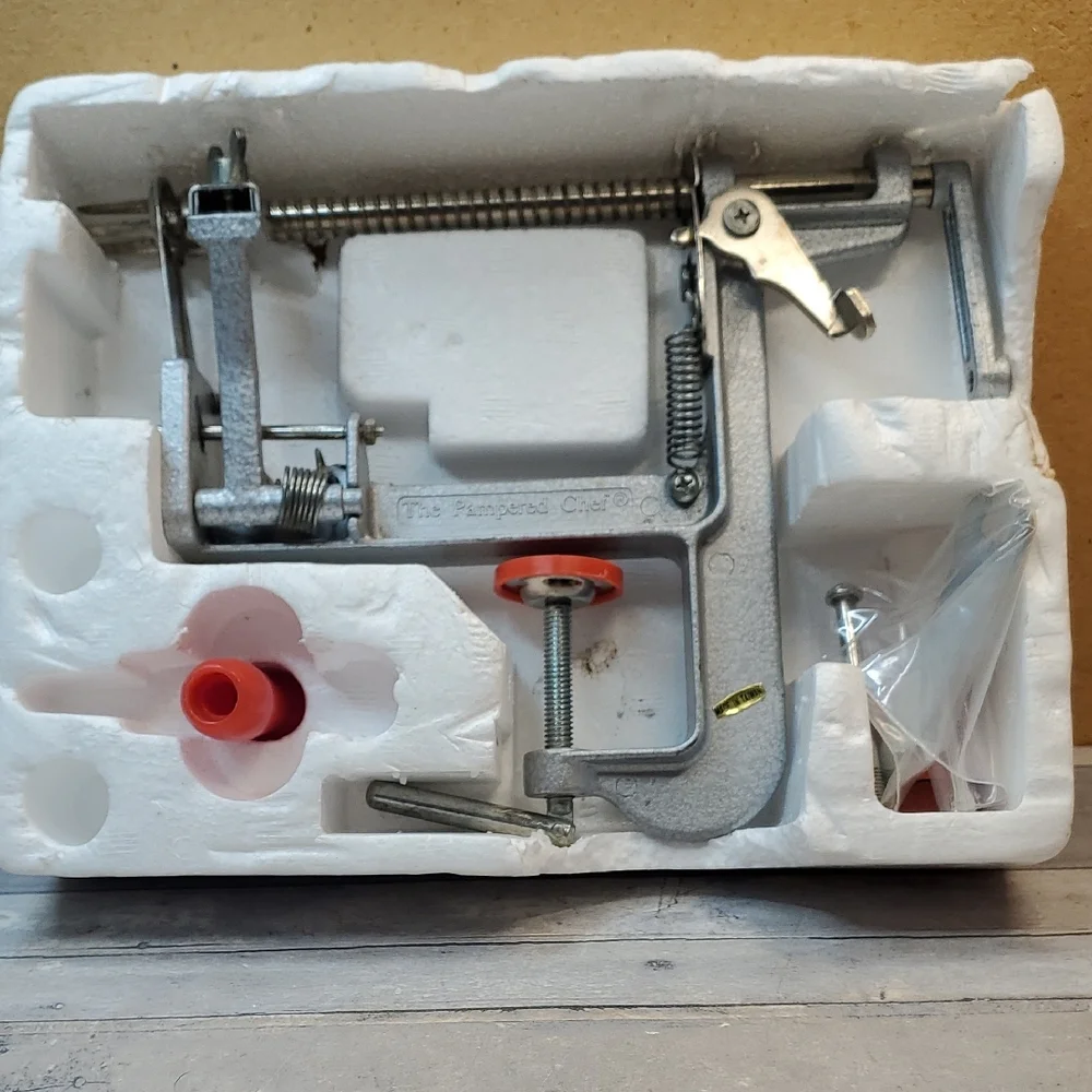 Pampered Chef Apple Peeler/Corer/Slicer  #2